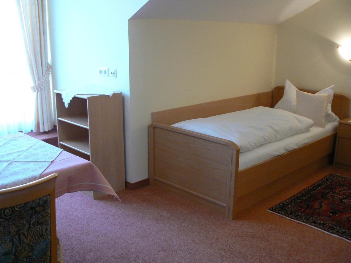 Haus Evelyn / Haus Heidemarie Bad Fussing Room photo