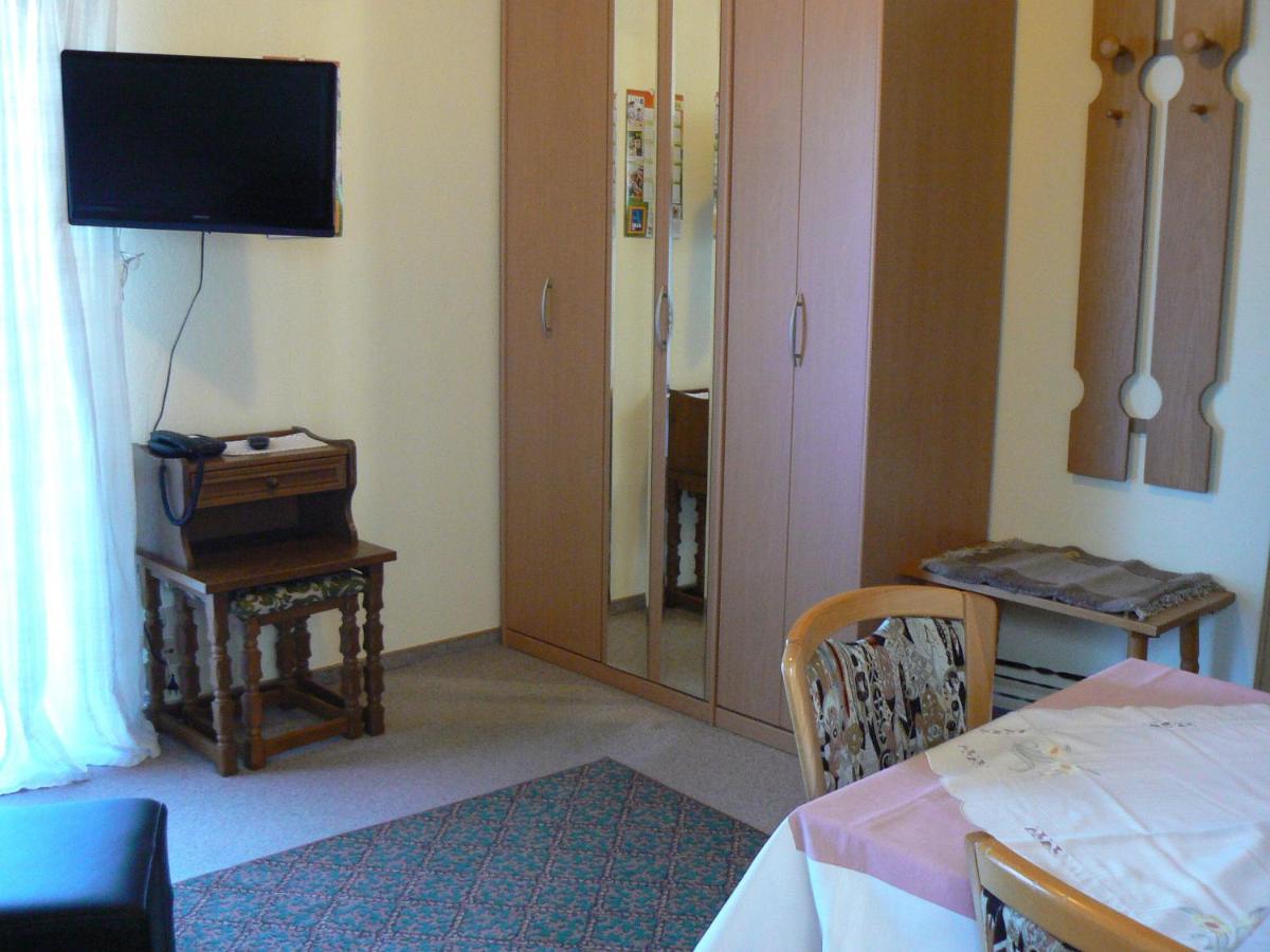 Haus Evelyn / Haus Heidemarie Bad Fussing Room photo