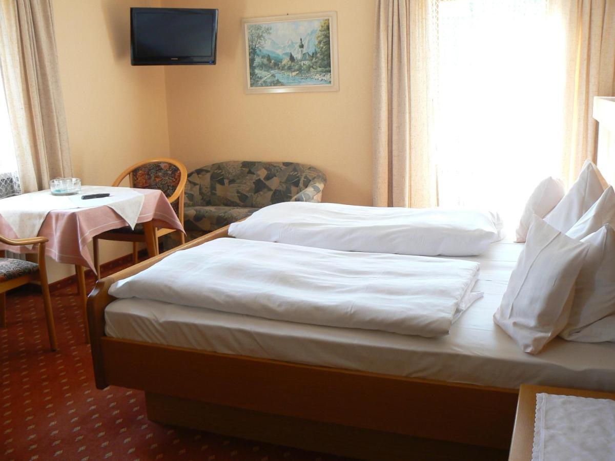 Haus Evelyn / Haus Heidemarie Bad Fussing Room photo