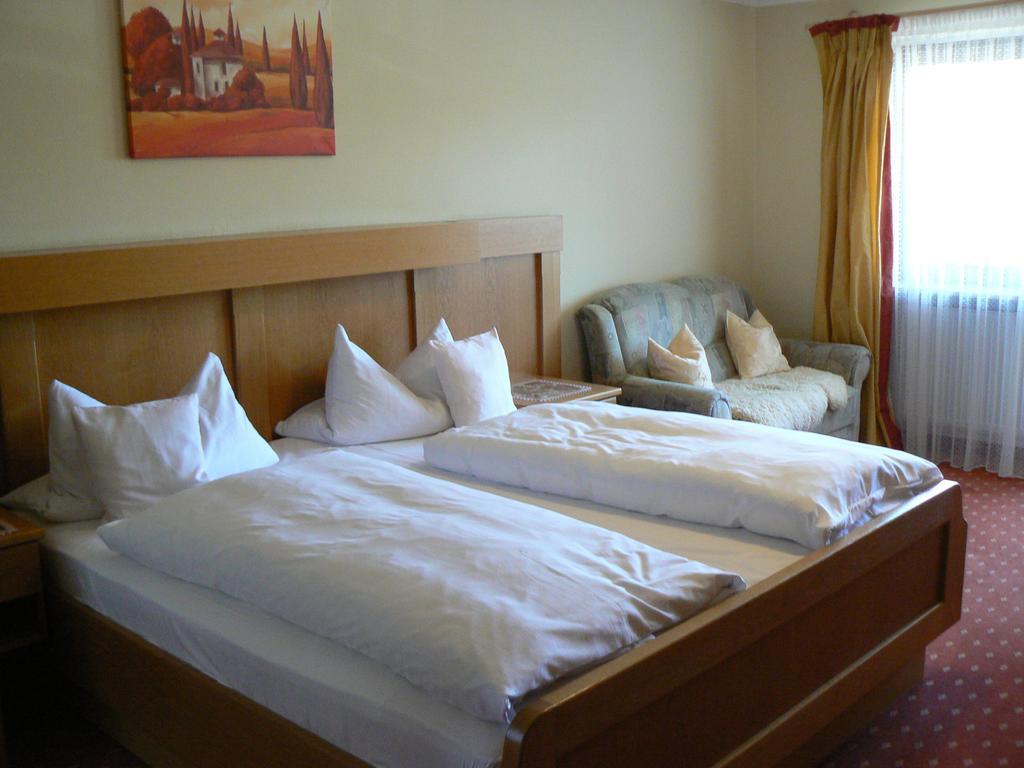 Haus Evelyn / Haus Heidemarie Bad Fussing Room photo